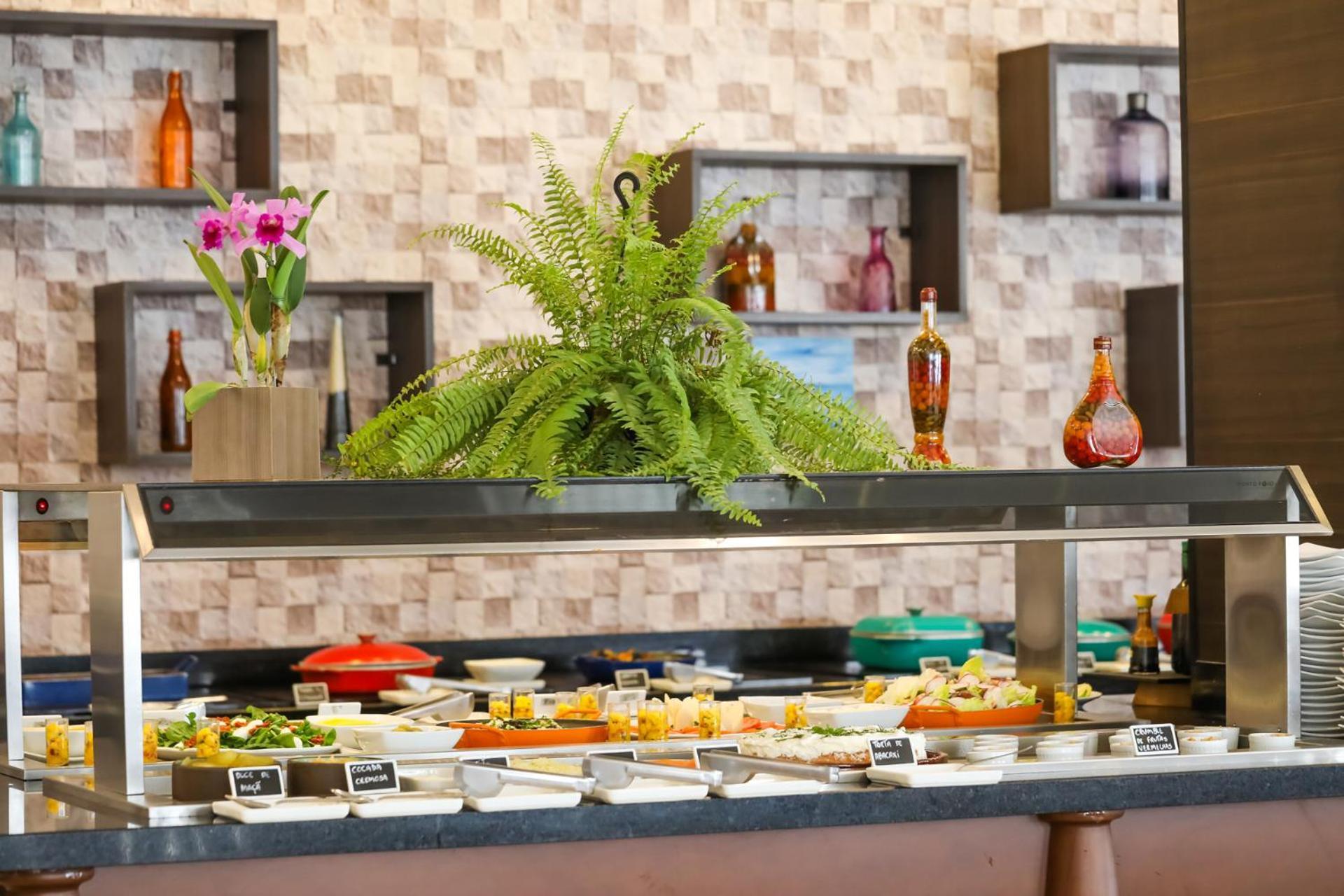 Tryp By Wyndham Ribeirao Preto Hotel Ngoại thất bức ảnh A salad bar