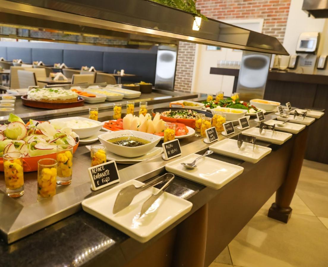 Tryp By Wyndham Ribeirao Preto Hotel Ngoại thất bức ảnh A salad bar