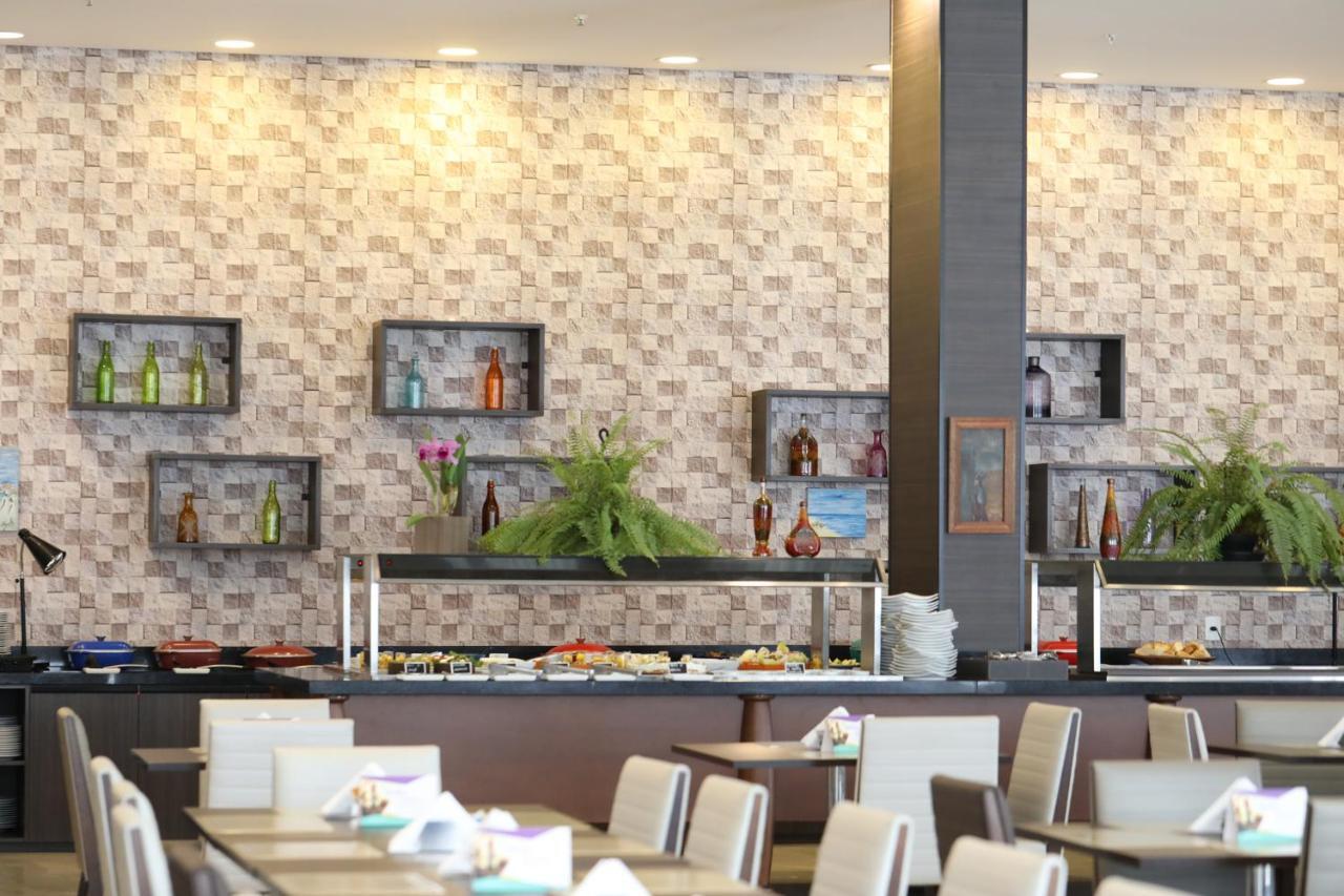 Tryp By Wyndham Ribeirao Preto Hotel Ngoại thất bức ảnh A buffet at a restaurant